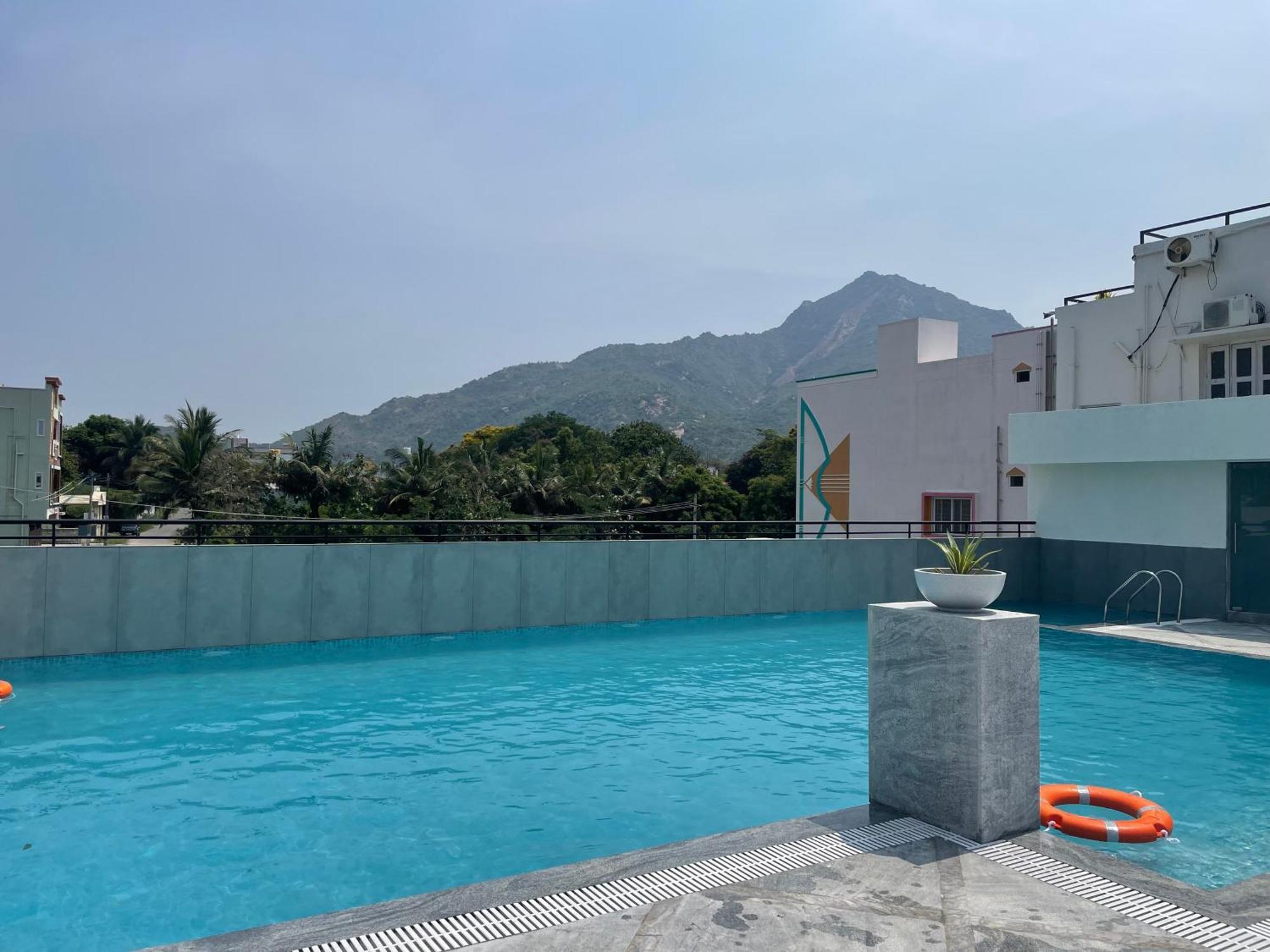 Aashreya Suites Tiruvannāmalai Esterno foto