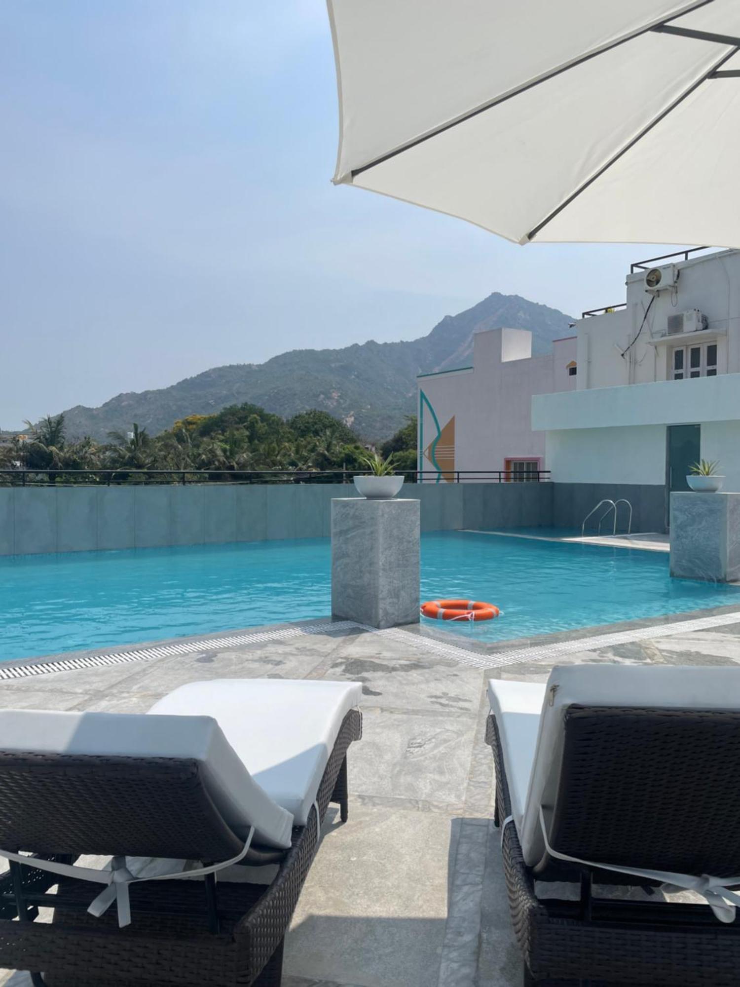 Aashreya Suites Tiruvannāmalai Esterno foto